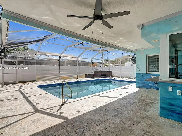 9240 SW 54th St — Photo 31