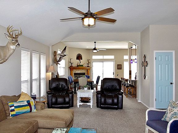 Open concept living/dining