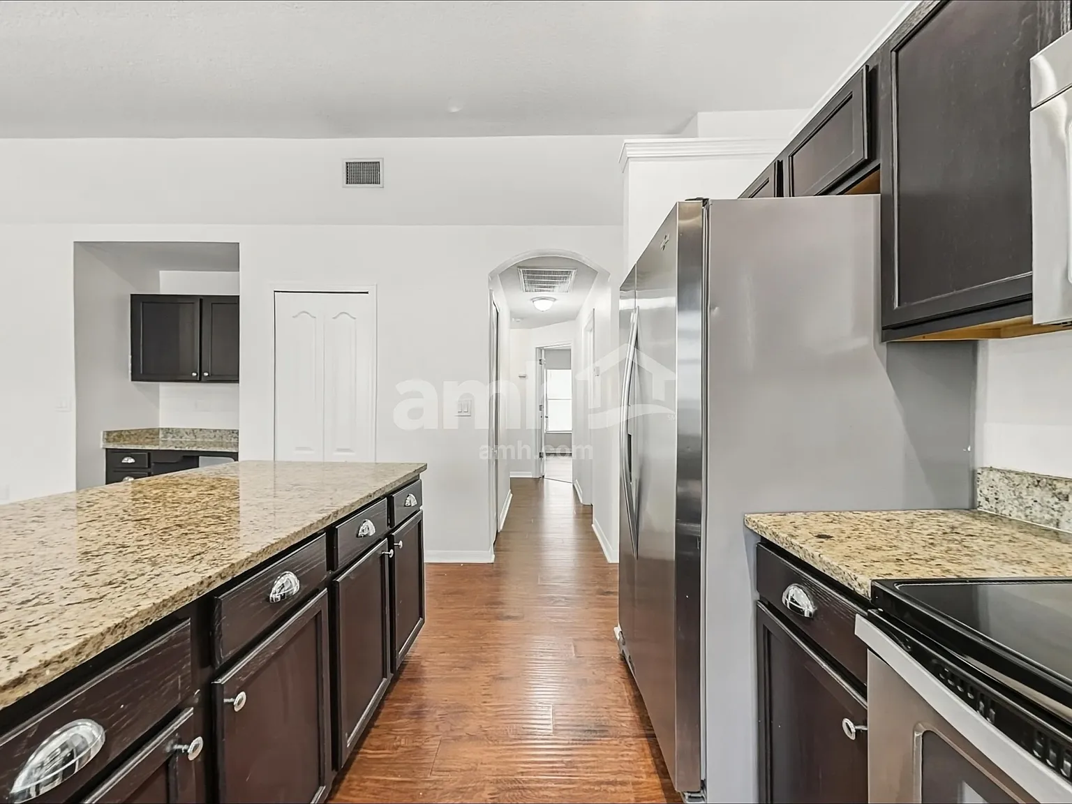 4 bed, 2.0 bath, 1984 sqft, $2,250 — Photo 3