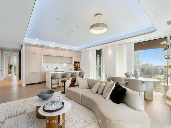 399 Royal Orchard Blvd #418, Markham, ON L3T 3C9