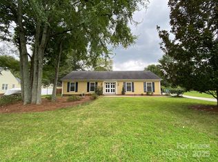 1025 Thornsby Ln, Matthews, NC 28105