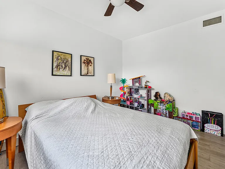8956 Collins Ave #4 — Photo 23