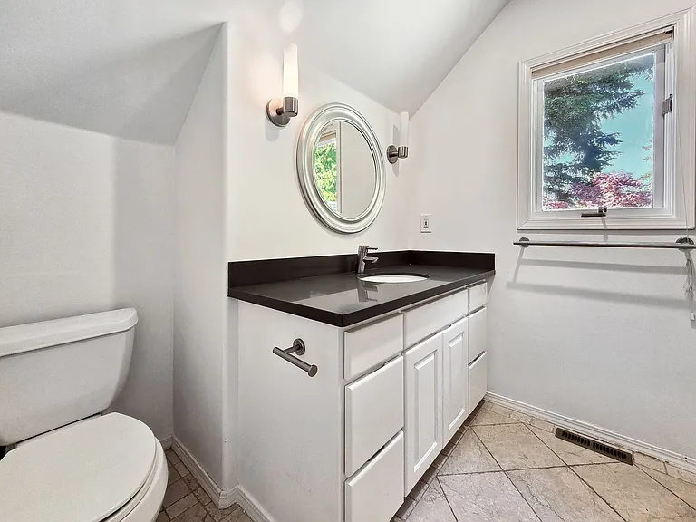 10058 NE 29th Pl — Photo 24