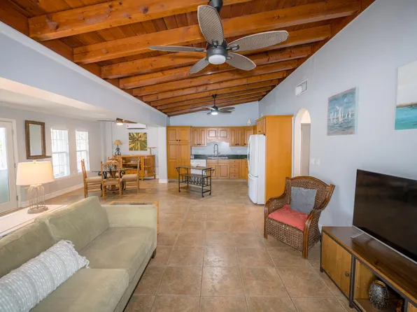 917 Lobster Ln, Key Largo, FL 33037