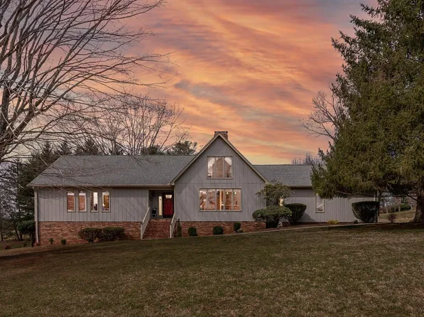 107 Hitching Post Ln, Forest, VA 24551