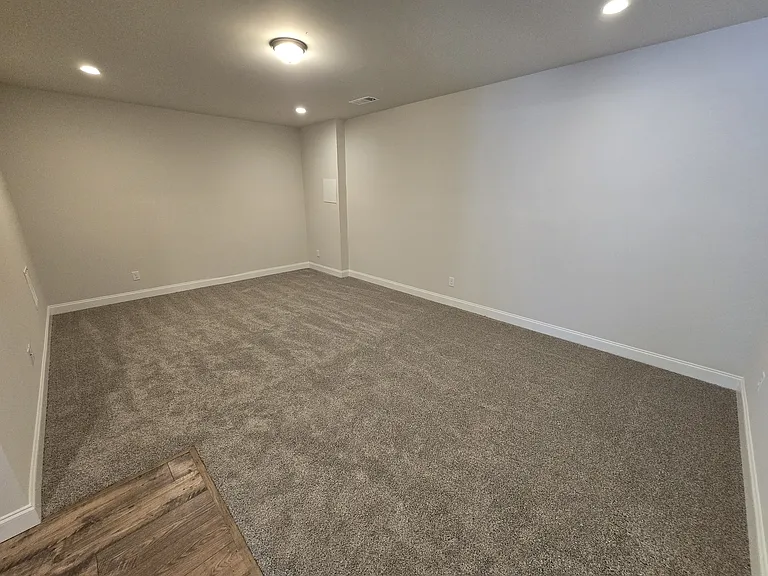 1302 Ainsworth Aly — Photo 3