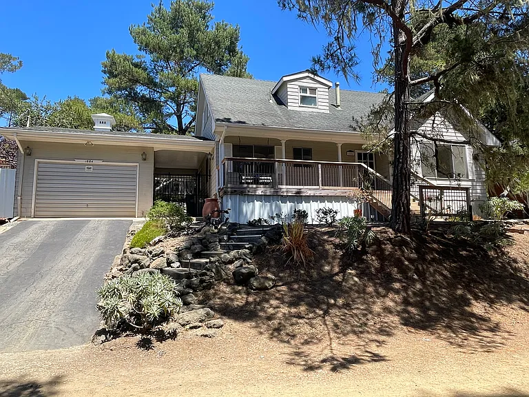 Tully Pl — Photo 1