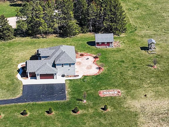 3rd image of W1097 Spring Prairie ROAD