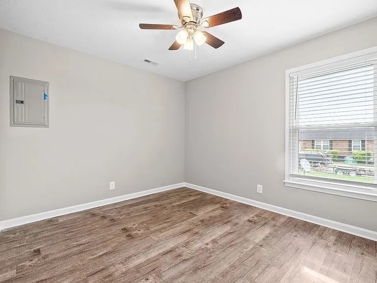 Darlene Dr - 147 — Photo 14