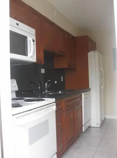 1842 Rodman St #1 — Photo 2