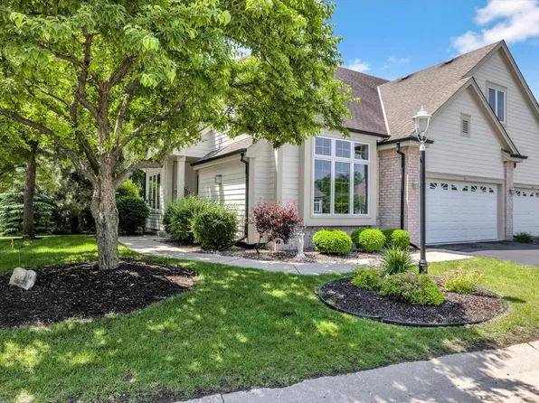 501 Heather Glen COURT, Waukesha, WI 53188