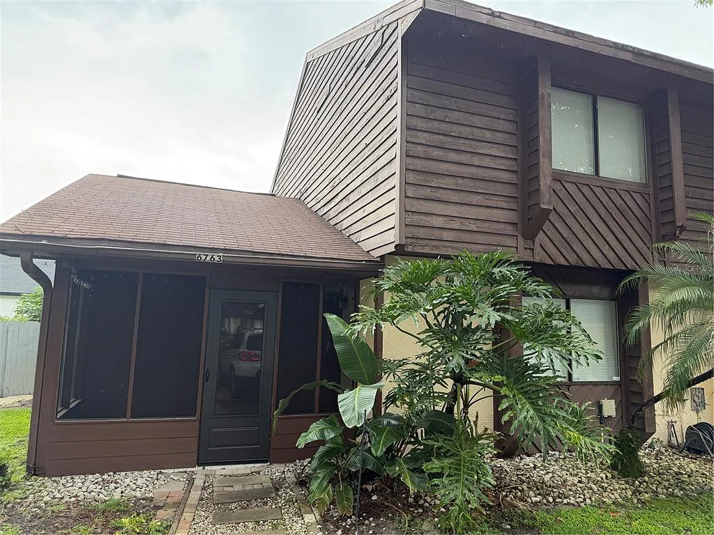 3 bed, 2.0 bath, 1332 sqft, $1,795 — Photo 1