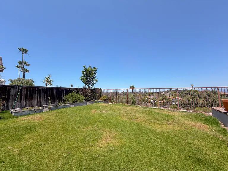 25651 Del Norte — Photo 15