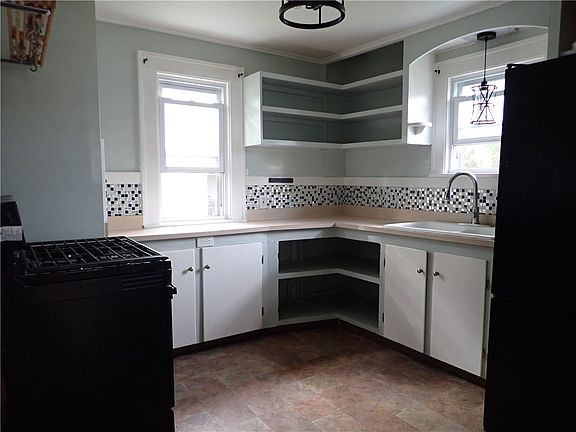 4th image of 122 Holcroft Rd