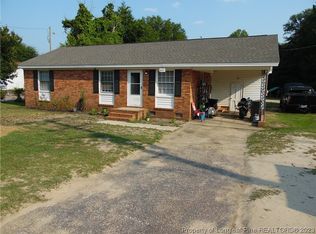 6121 Pine St, Fayetteville, NC 28311