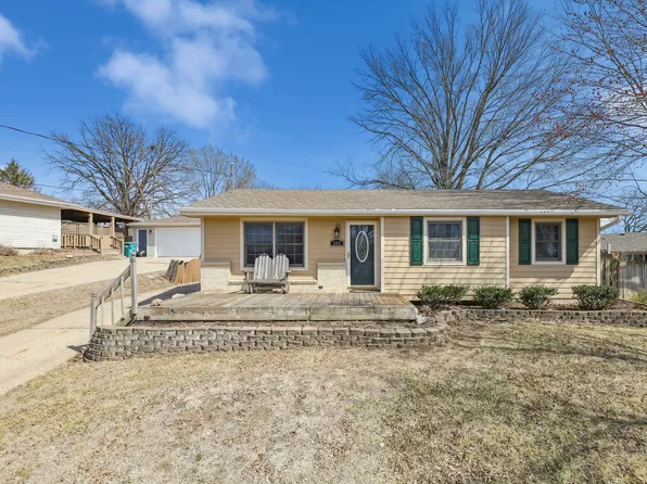 101 Liberty Bell Blvd, Pleasant Hill, IA 50327