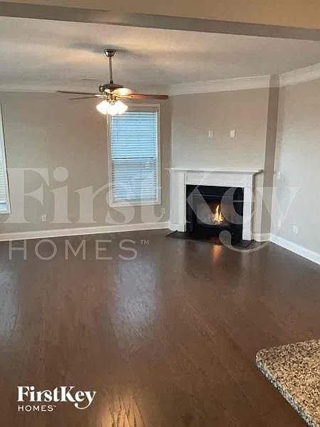 5 bed, 4.5 bath, 3698 sqft, $3,515 — Photo 3