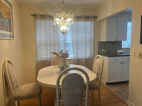 4th image of 318 Mansfield H