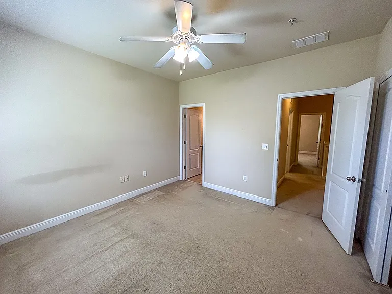 2942 SW 35th Pl #32 — Photo 22