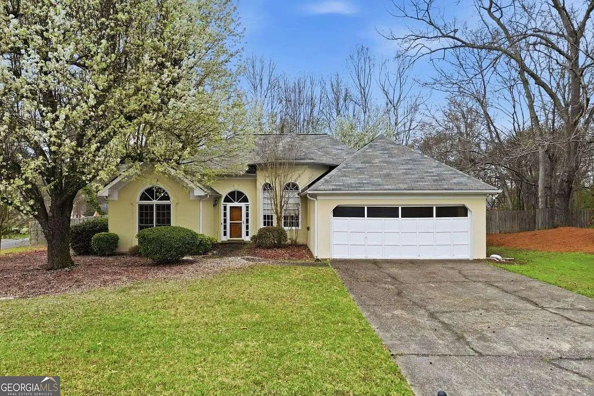 1243 Wynford Woods SW photo 1