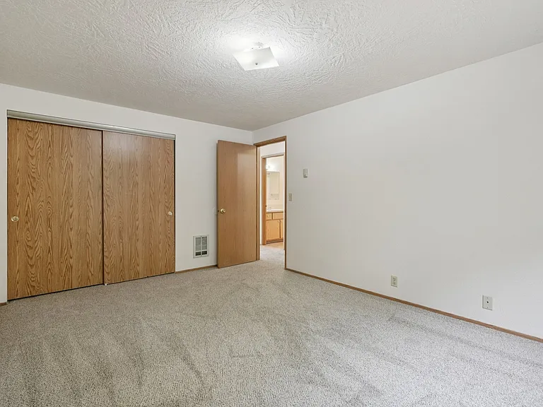 Rivertown Apartments — Photo 26