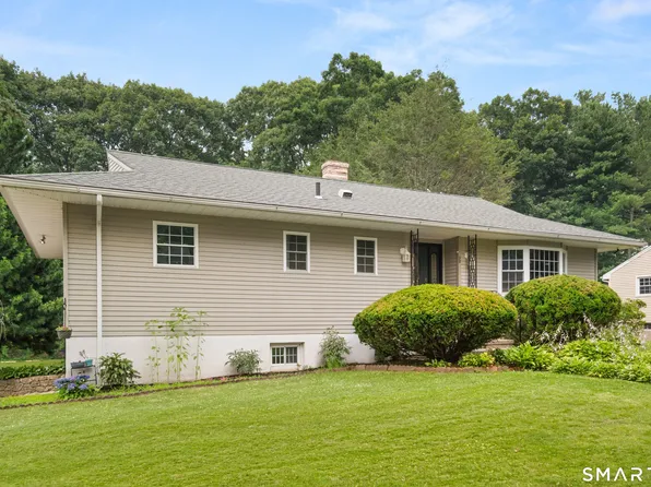 90 Meadowlawn Road, Stratford, CT 06614