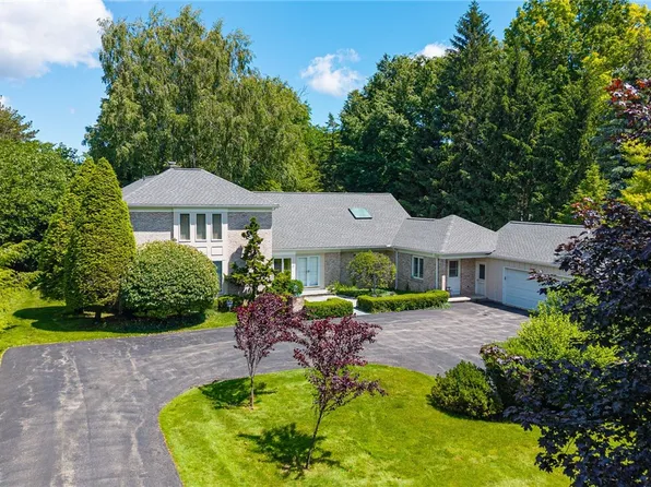 29 Whitestone Ln, Rochester, NY 14618