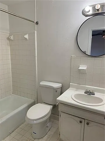 2111 Emerson St — Photo 10