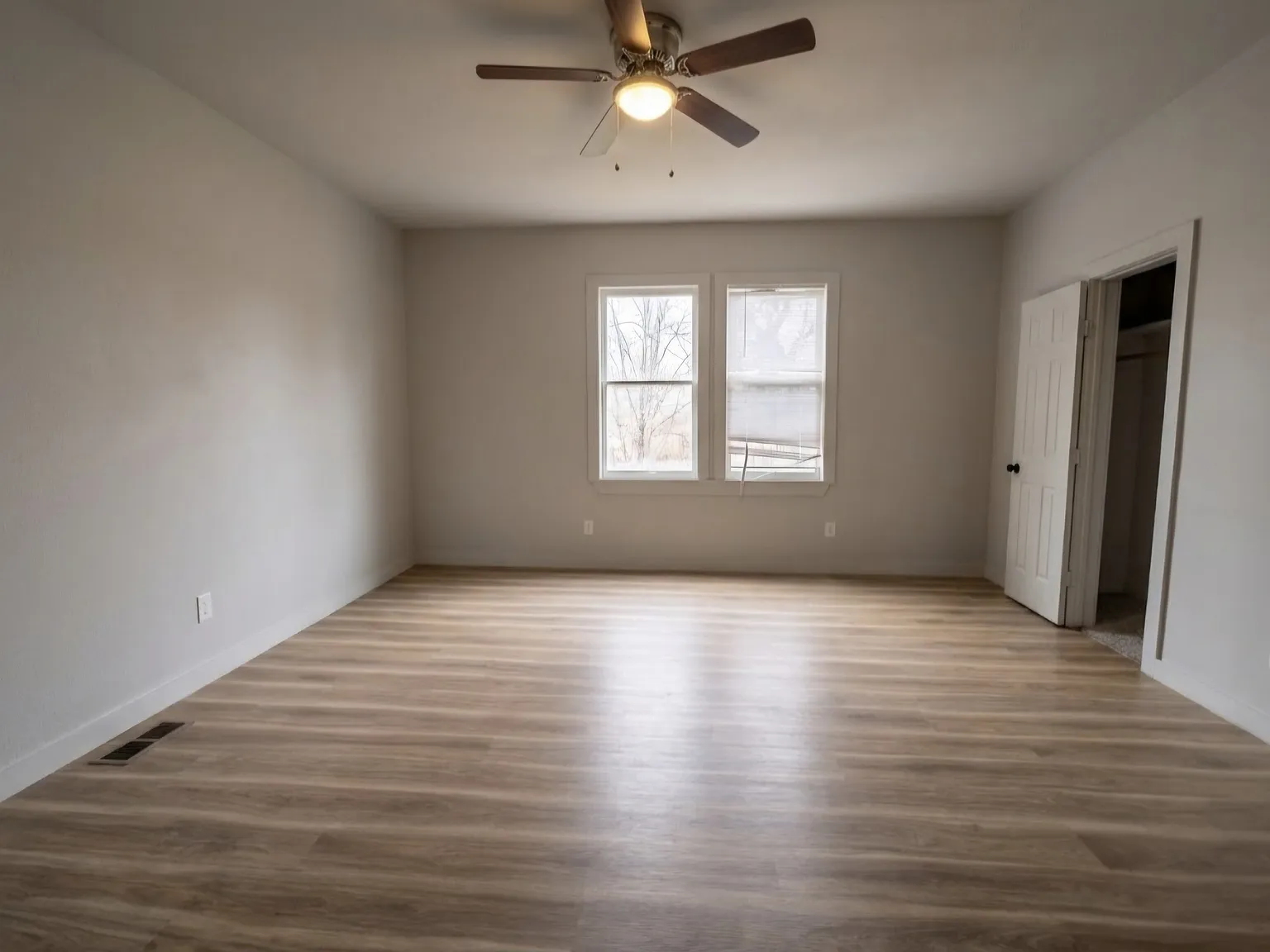 2 bed, 900 sqft, $1,200 — Photo 2