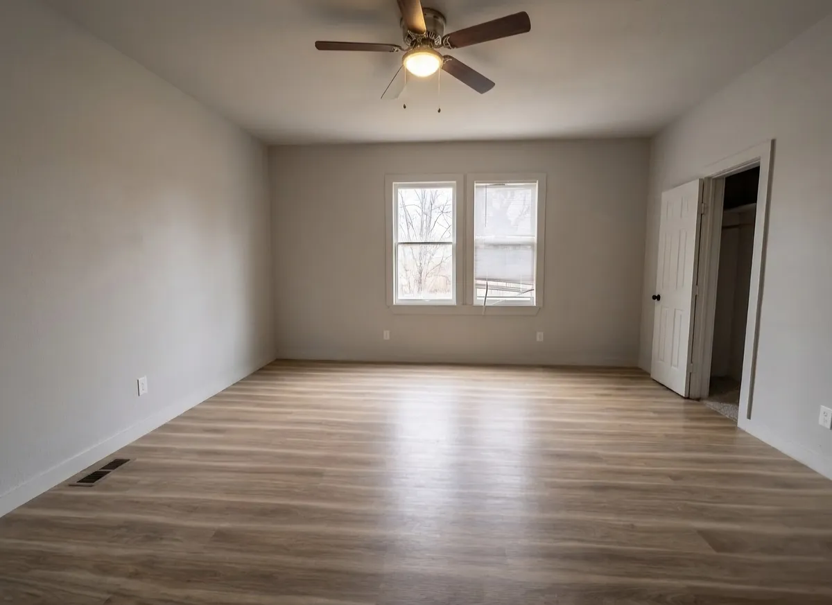 Building Photo - 731 N Pine St #1