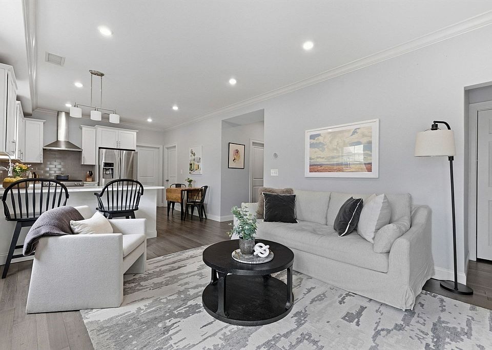 1st image of 73 Bartlett Rd #1