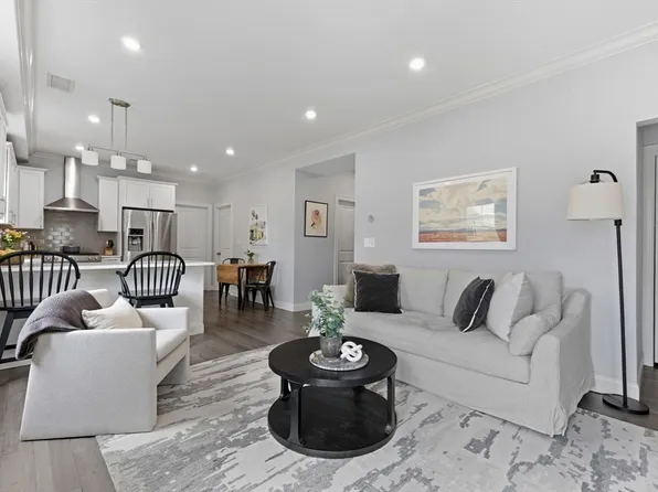 73 Bartlett Rd #1, Winthrop, MA 02152