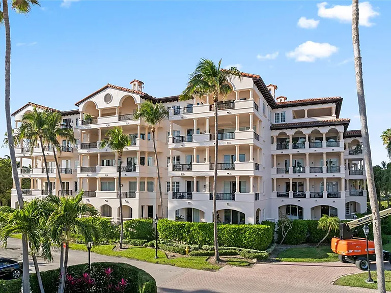 19133 Fisher Island Dr #19133 — Photo 7