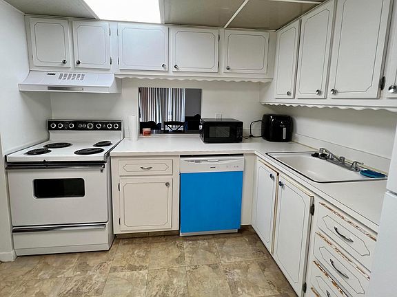 5th image of 500 Executive Center Drive #3b