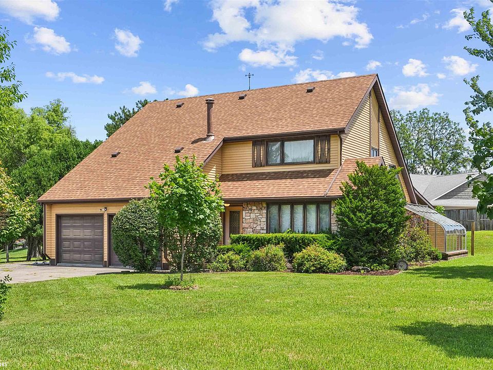 1st image of 3112 Crystal Dr