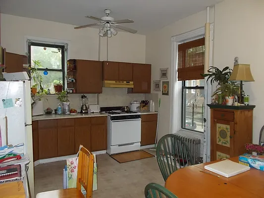 Rented by Farran & Associates | media 2