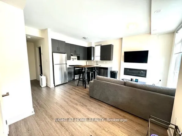 12868 Yonge St W #16, Richmond Hill, ON L4E 1J4