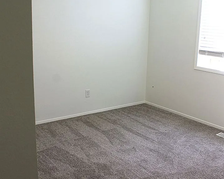 2093 S Manitou Ave — Photo 9