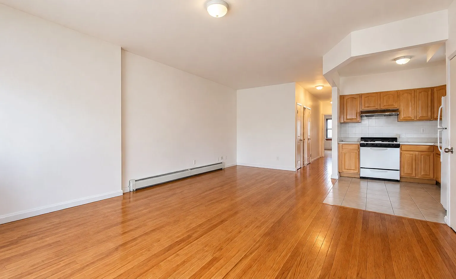 3 bed, 1200 sqft, $2,900 — Photo 4