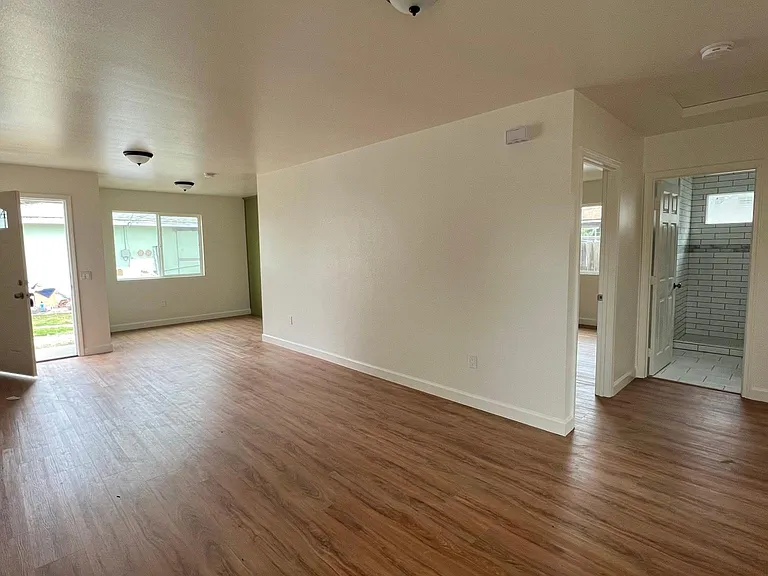 6827 San Luis St #1/2 — Photo 23