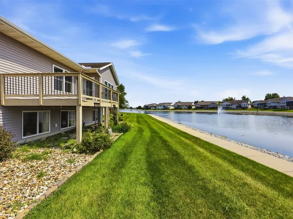 7101 Waterview Dr SW, Cedar Rapids, IA 52404