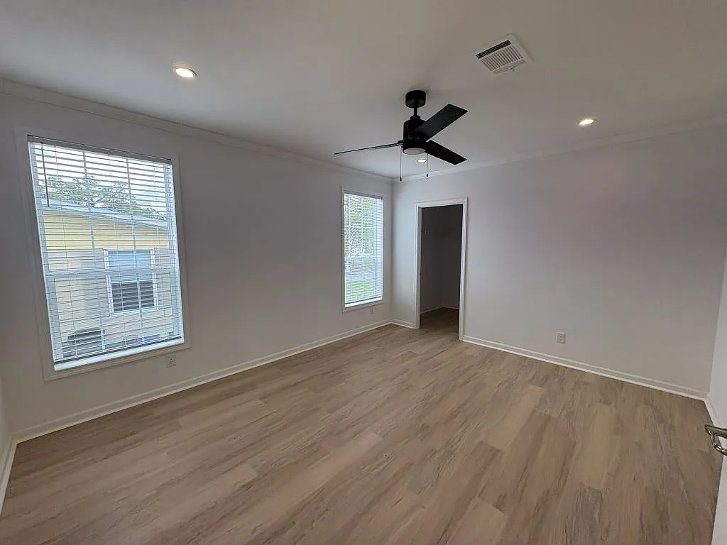 3 bed, 2.0 bath, 1251 sqft, $1,399 — Photo 4