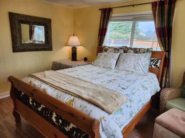 970 Indian Creek Rd #1, Hood River, OR 97031