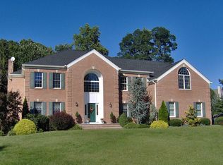 7 Woodcrest Ln, Old Tappan, NJ 07675