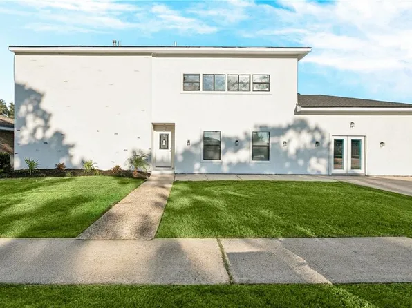 2571 Vulcan St, Harvey, LA 70058