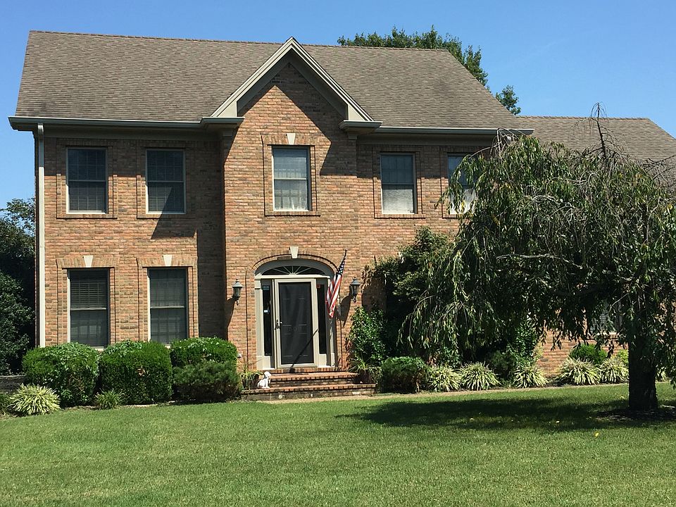 This home has curb appeal!