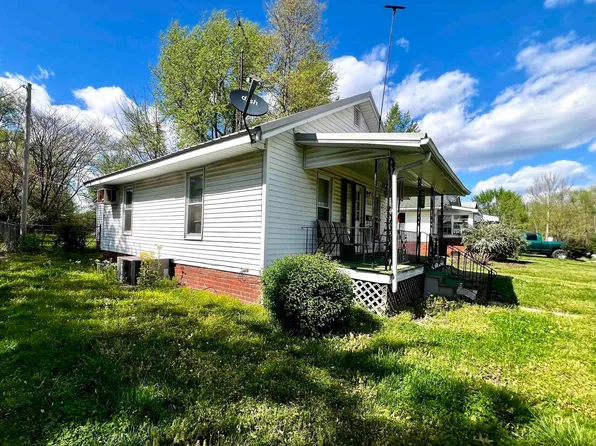 207 Elm St, Zeigler, IL 62999