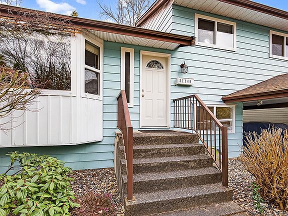 3rd image of 21149 Glenwood Ave