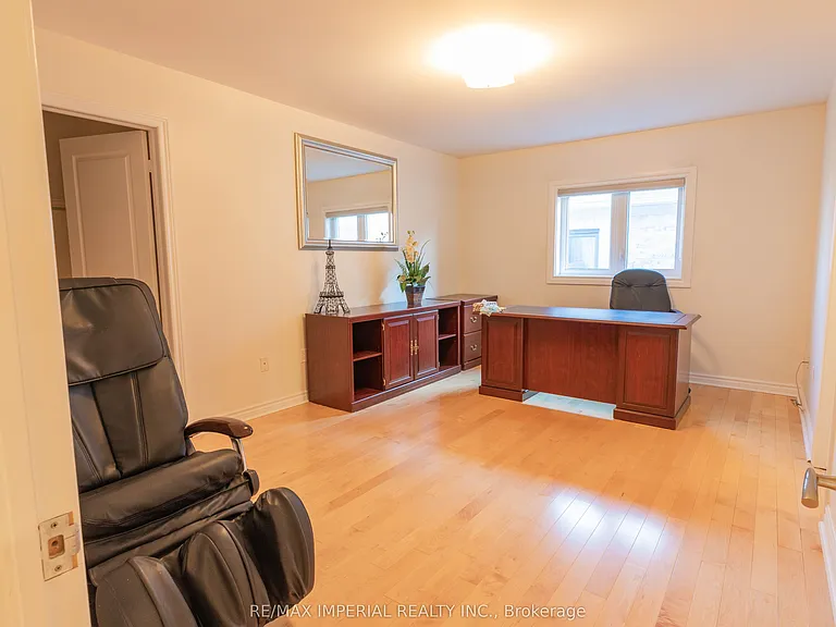 2 Farnham Dr — Photo 15