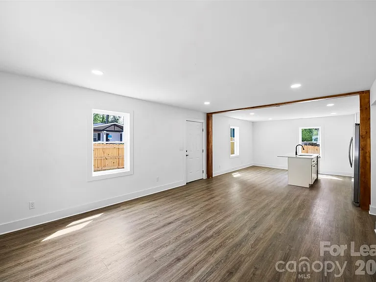 2942 Reid Ave — Photo 8